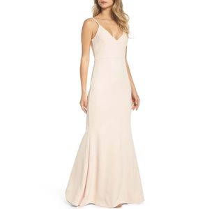 Lulus | V-Neck Trumpet Gown